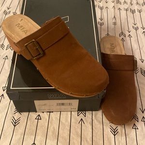 MIA Clogs Cognac